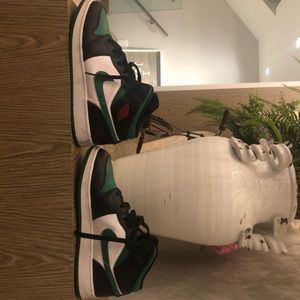 Jordan 1 mids forest green